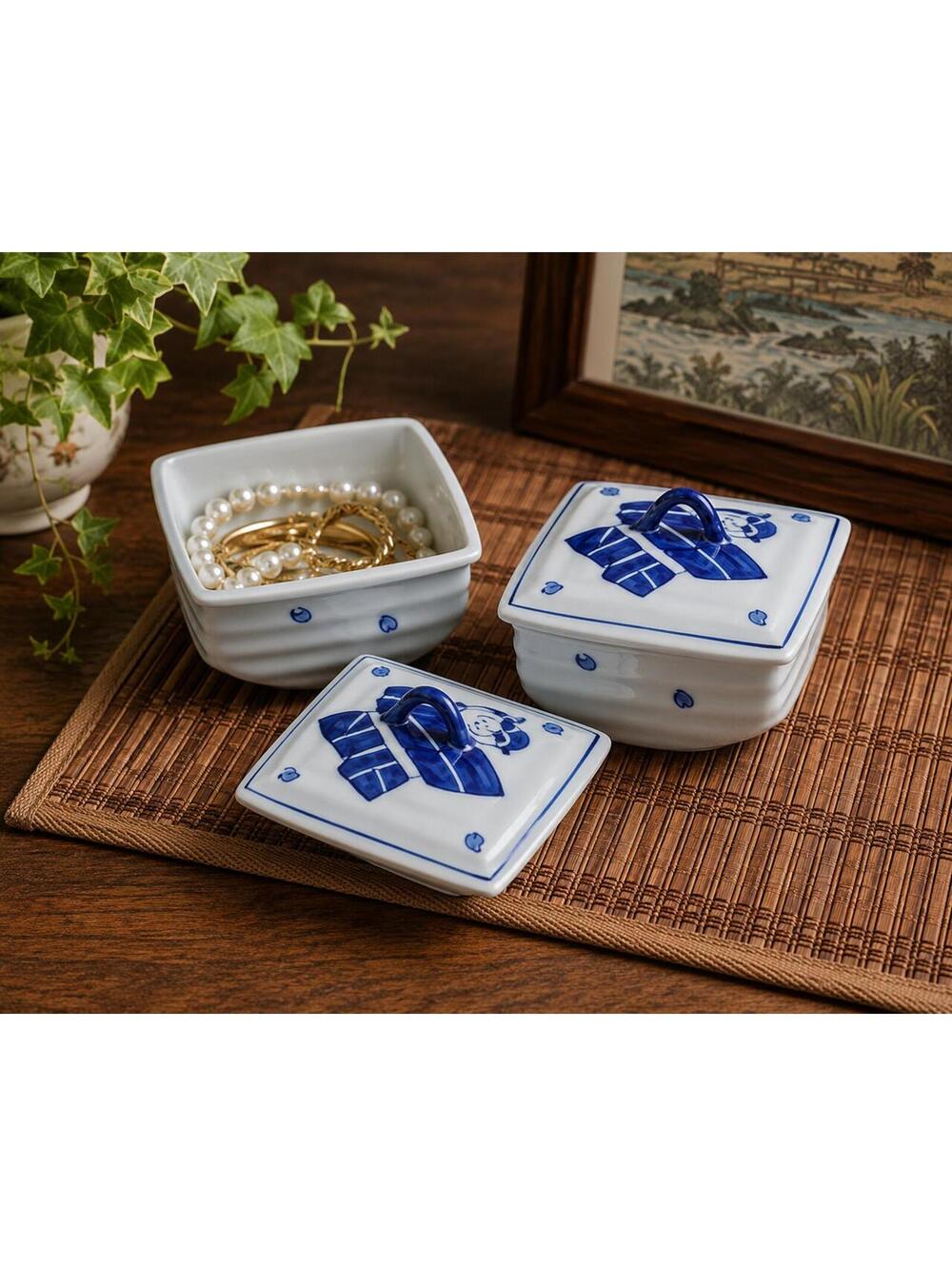 Vintage Japanese Arita Style Blue White Porcelain Lidded Boxes Trinket Dish Set